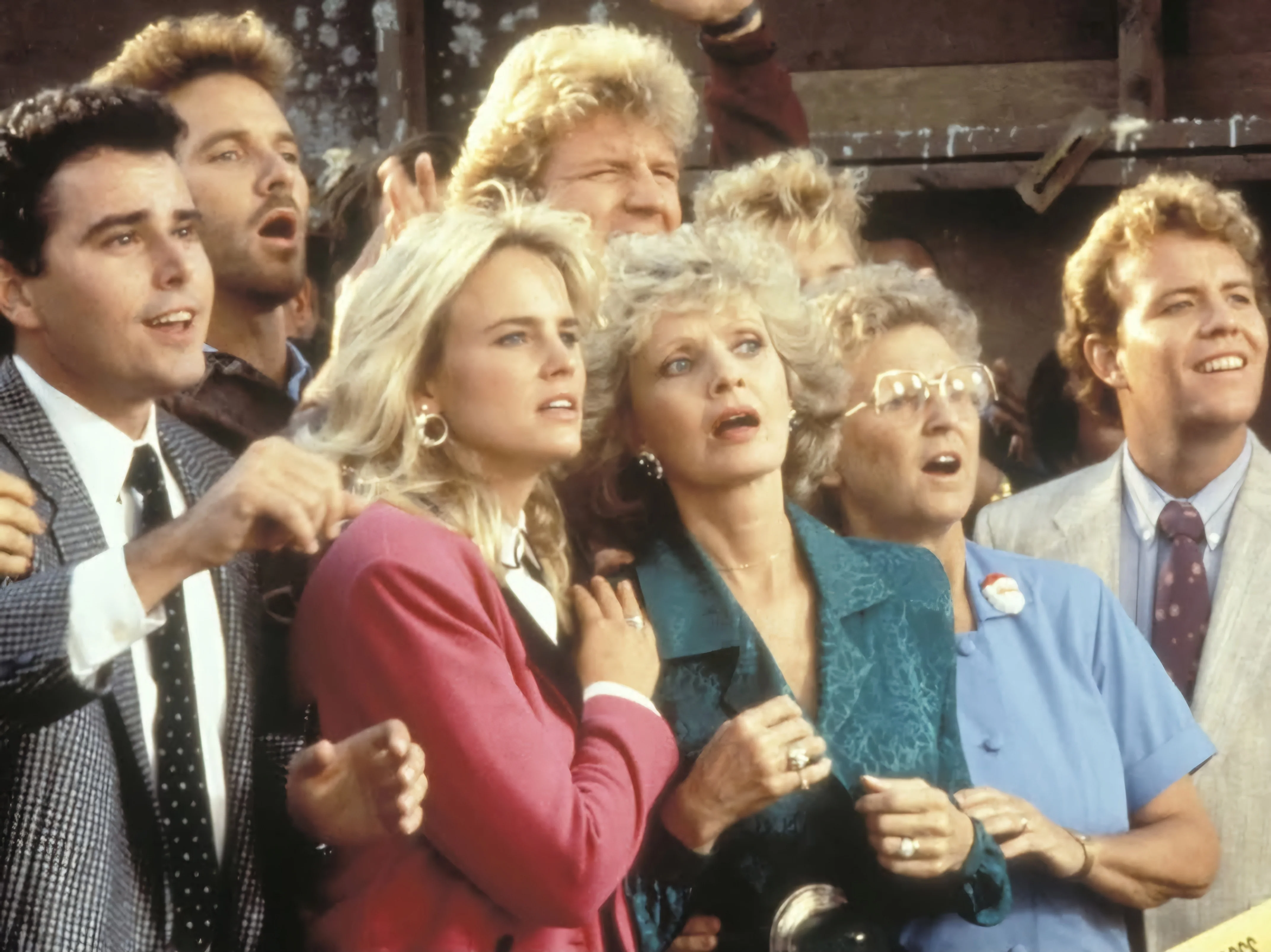 A VERY BRADY CHRISTMAS (CBS-TVM 12/18/88) UPDATED!!! Robert Reed, Florence Henderson, Ann B. Davis, Barry Williams, Maureen McCormick, Christopher Knight, Eve Plumb, Michael Lookinland, Jennifer Runyon - Image 18