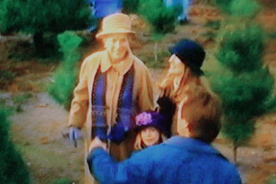 CHRISTMAS BOX, THE (CBS-TVM 12/17/95) Maureen O'Hara, Richard Thomas, Annette O'Toole - Image 5