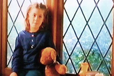 CHRISTMAS BOX, THE (CBS-TVM 12/17/95) Maureen O'Hara, Richard Thomas, Annette O'Toole - Image 6