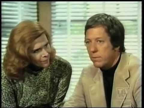 LUCAS TANNER - THE COLLECTION: PILOT MOVIE + 2 BONUS EPISODES  (NBC-TVM 5/8/74) VERY RARE!!! David Hartman, Rosemary Murphy, Kathleen Quinlan, Ramon Bieri, Joe Garagiola, Nancy Malone, Robbie Rist, Stanley Livingston - Image 4