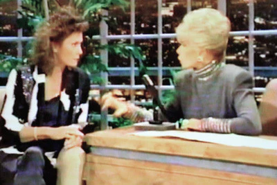 LATE SHOW STARRING JOAN RIVERS - EPISODE 6 (FOX 10/16/86) Kate Jackson, Howie Mandel, Michael McDonald, Hugh Hefner - Image 4