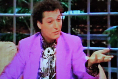 LATE SHOW STARRING JOAN RIVERS - EPISODE 6 (FOX 10/16/86) Kate Jackson, Howie Mandel, Michael McDonald, Hugh Hefner - Image 6