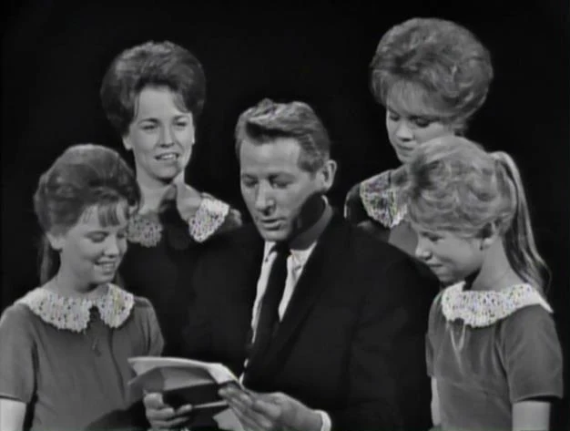 DANNY KAYE SHOW, THE - THE CHRISTMAS COLLECTION (CBS 1963/1966) Danny Kaye, Nat King Cole, Mary Tyler Moore, Peggy Lee, Wayne Newton - Image 4