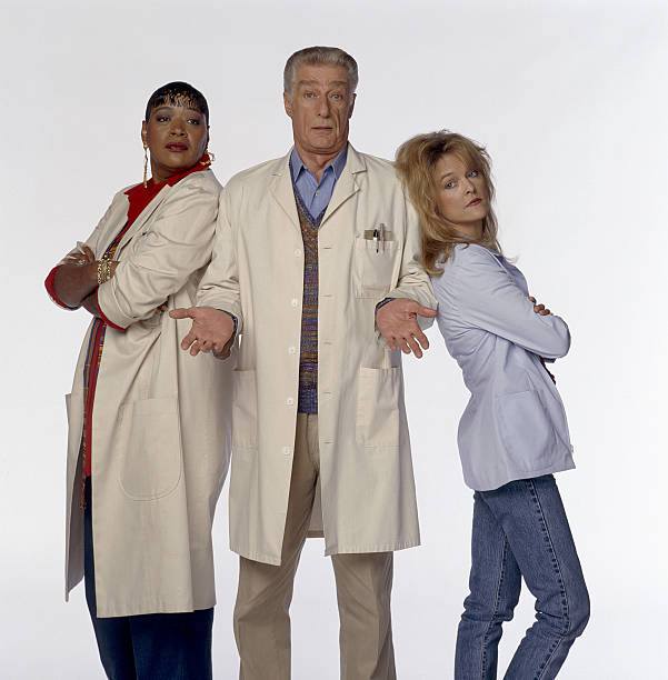 EMPTY NEST: THE COMPLETE SERIES (NBC 1989-1995) RARE!!! HARD TO FIND!!! Richard Mulligan, Kristy McNichol, Dinah Manoff, Park Overall, David Leisure, Marsha Warfield, Lisa Rieffel, Paul Provenza - Image 6