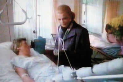 FACE OF A STRANGER (CBS-TVM 12/29/91) VERY RARE!!! Gena Rowlands,Tyne Daly, Cynthia Nixon, Kevin Tighe, Jeff Probst, Rae Allen, Seymour Cassel, Elizabeth Franz, Harris Yulin - Image 9