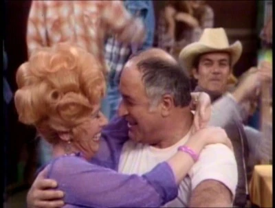 FLO - THE COMPLETE SERIES (CBS 1980-81) Polly Holliday, Geoffrey Lewis, Jim B. Baker, Sudie Bond, Lucy Lee Flippin, Joyce Bulifant, Stephen Keep, Leo Burmester, Mickey Jones - Image 5