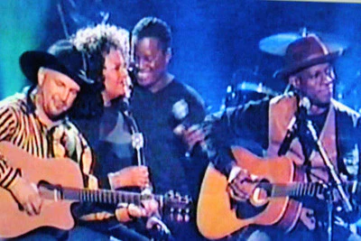 GARTH BROOKS COAST TO COAST LIVE 1: LA (CBS 11/14/01) - Image 6