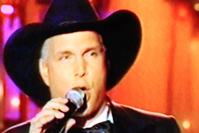 GARTH BROOKS COAST TO COAST LIVE 2: USS ENTERPRISE (CBS 11/21/01) - Image 3