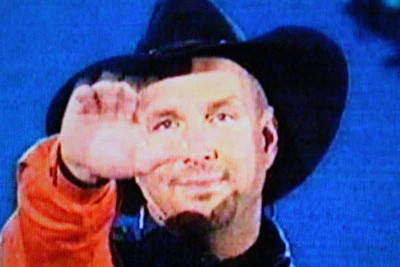 GARTH BROOKS COAST TO COAST LIVE 2: USS ENTERPRISE (CBS 11/21/01) - Image 5