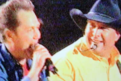 GARTH BROOKS COAST TO COAST LIVE 3-DISC SET (CBS 2001) - Image 6