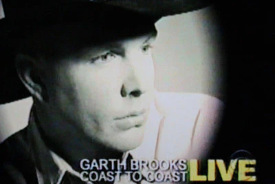 GARTH BROOKS COAST TO COAST LIVE 3: SOUTH PADRE ISLAND, TX (CBS 11/28/01) - Image 7