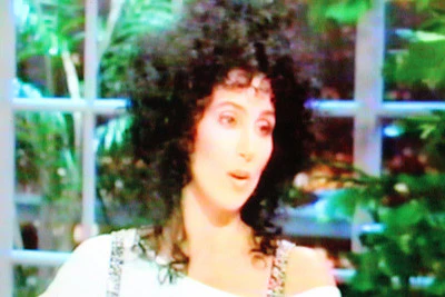 LATE SHOW STARRING JOAN RIVERS - EPISODE 1 (FOX 10/9/86) David Lee Roth, Pee Wee Herman, Elton John, Cher - Image 6