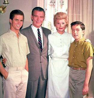 LEAVE IT TO BEAVER - THE COMPLETE SEIES (CBS & ABC 1957-63) Jerry Mathers, Tony Dow, Barbara Billingsley, Hugh Beaumont, Ken Osmond - Image 4