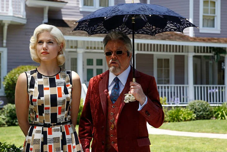 MOCKINGBIRD LANE - PILOT (NBC 10/26/12) Jerry O'Connell, Eddie Izzard, Portia de Rossi, Charity Wakefield - Image 9