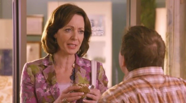 MR. SUNSHINE - THE COMPLETE SERIES (ABC 2011) Matthew Perry, Allison Janney, Nate Torrence, Andrea Anders, James Lesure, Portia Doubleday - Image 9