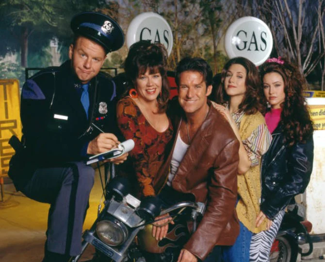 MUDDLING THROUGH - THE COMPLETE SERIES (CBS 1994) EXTREMELY RARE!!! BROADCAST QUALITY!!! Jennifer Aniston, Stephanie Hodge, D. David Morin, Scott Waara, Aimee Brooks - Image 4