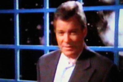 STAR TREK: A CAPTAIN'S LOG (CBS 11/30/94) VERY RARE!!! HARD TO FIND!!! William Shatner, Leonard Nimoy, DeForest Kelley, Nichelle Nichols, James Doohan, George Takei, Walter Koenig - Image 3