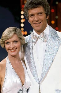 BRADY BUNCH HOUR, THE - THE COMPLETE SERIES (ABC 1976/77) EXTREMELY RARE!!! BROADCAST QUALITY!!! Robert Reed, Florence Henderson, Ann B. Davis, Maureen McCormick, Barry Williams, Christopher Knight, Susan Olsen, Mike Lookinland, Geri Reischl - Image 9