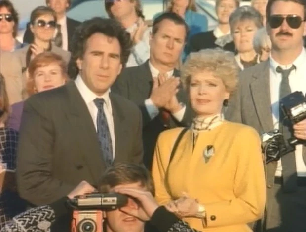 BRADYS, THE (CBS 1990) RARE!!! Robert Reed, Florence Henderson, Barry Williams, Christopher Knight, Mike Lookinland, Eve Plumb, Susan Olsen, Ann B. Davis, Jerry Houser, Ron Kuhlman, Leah Ayres, Martha Quinn, Caryn Richman - Image 12