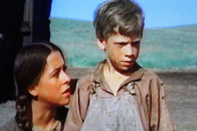 YOUNG PIONEERS' CHRISTMAS (ABC-TVM 12/17/76) Roger Kern, Linda Purl, Robert Hays, Robert Donner - Image 5